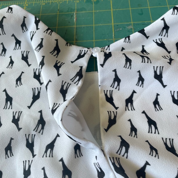 Ricki’s Sleevless Tank - Picture 7 of 8